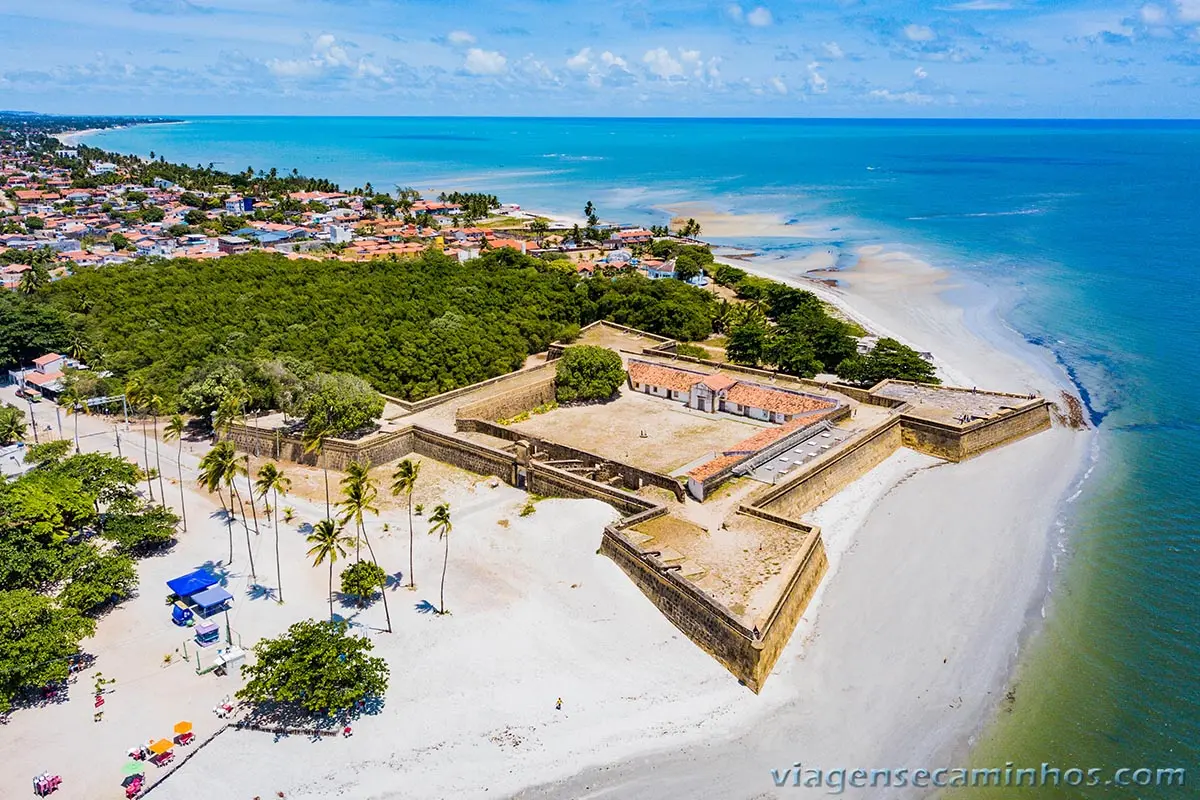 Praia e Forte Orange na Ilha de Itamaracá, Pernambuco